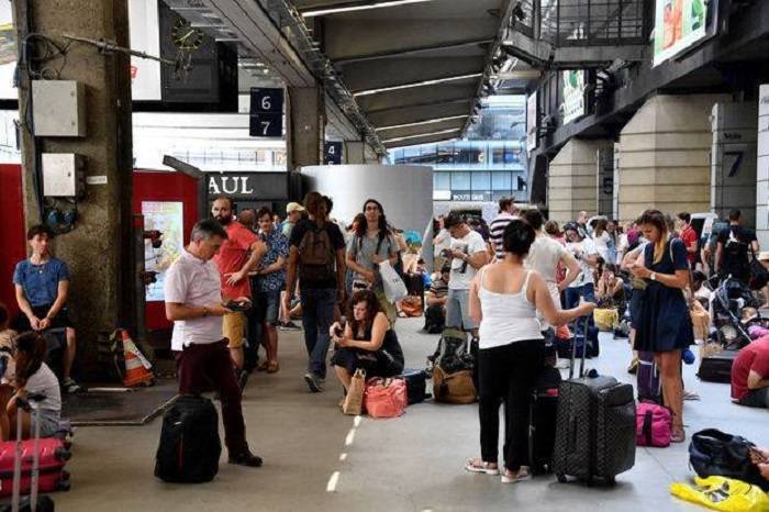 France: une des principales gares parisiennes paralysée