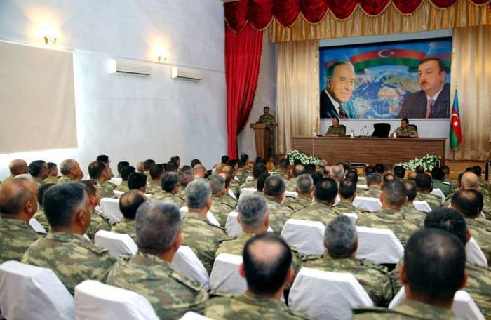 Azerbaijani defense minister chairs meeting on results of large-scale exercises