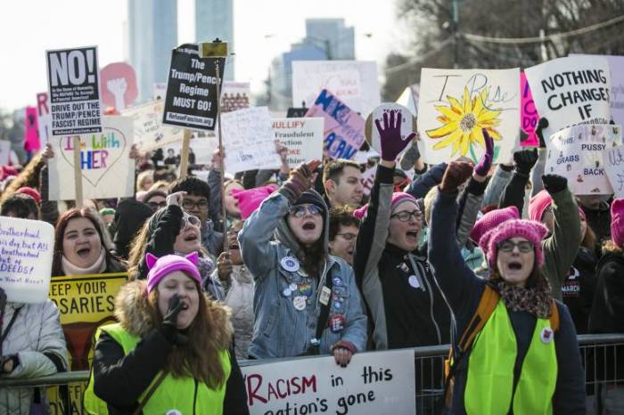 Anti-violence protestors block major freeway in Chicago