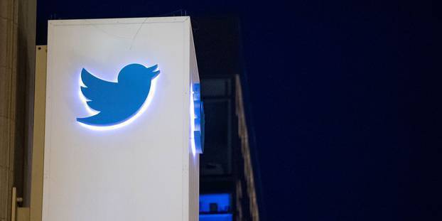 Twitter perd des utilisateurs et dévisse en Bourse