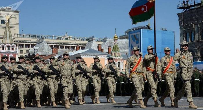 Azerbaiyán moviliza a 20.000 efectivos para un entrenamiento militar a gran escala