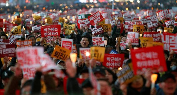 Corea del Sur investigará a militares que barajaron una ley marcial para sofocar protestas