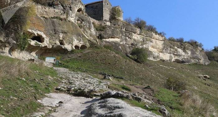 Hallan en Crimea una cueva única