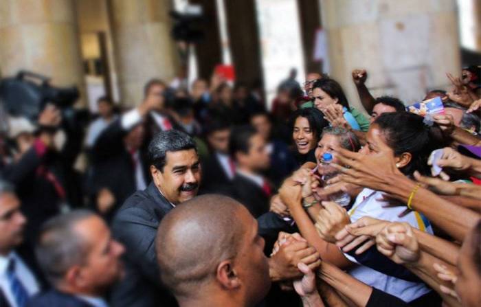 Venezuela: Maduro annonce une régulation de la vente d