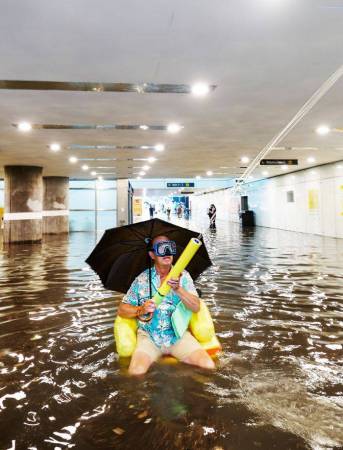 Una estación de metro se convierte en... ¡una piscina! (foto)