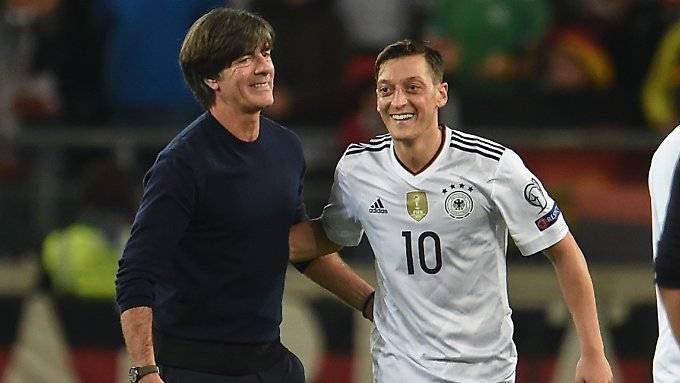 Löw wusste nichts von Özil-Rücktritt