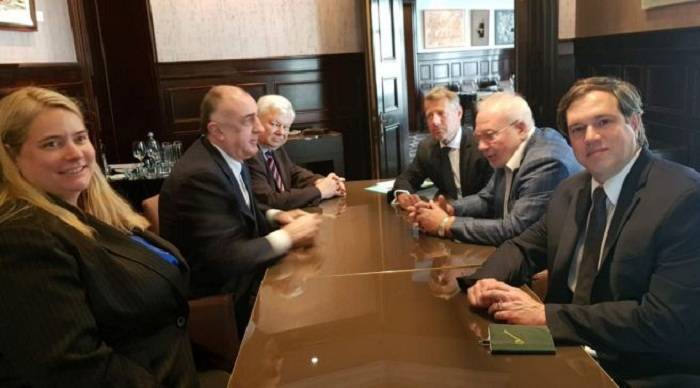 Elmar Mammadyarov se ha reunido con los copresidentes