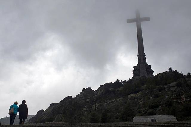 Espagne : manifestation contre le transfert du corps de Franco