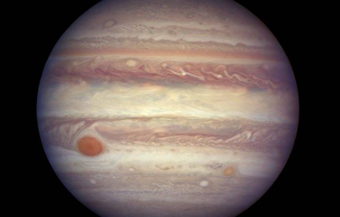 Douze nouvelles lunes autour de Jupiter, dont une bien "curieuse"