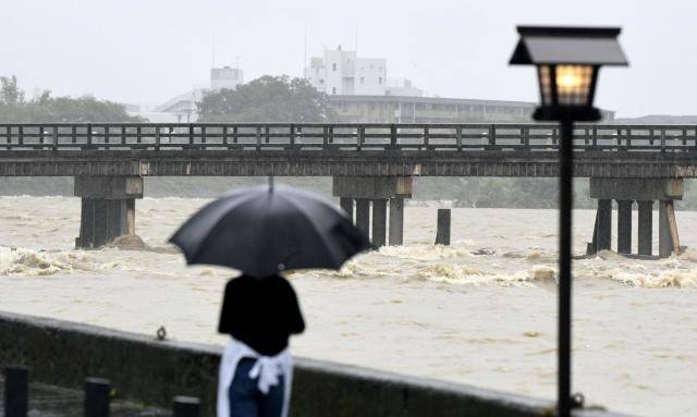 Hundreds of thousands evacuated in Japan as 