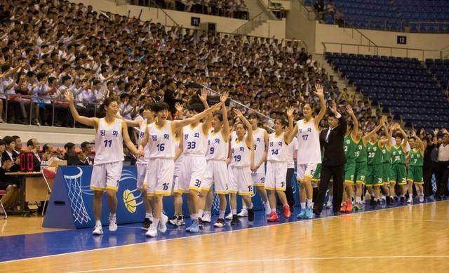 Two Koreas court peace in first basketball friendly in years
 