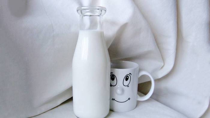 "Desde una simple gastroenteritis hasta la muerte": Advierten sobre el consumo de leche cruda