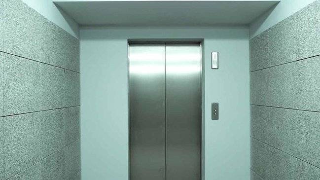 Liftdə qalan bir nəfər xilas edilib