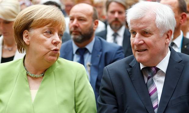 Merkel and Seehofer make last-ditch bid for migration compromise