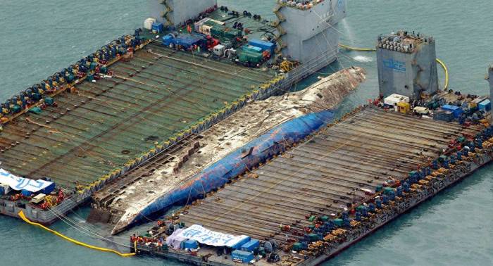 Tribunal ordena indemnizar a familias de los 304 muertos en el naufragio del ferri Sewol