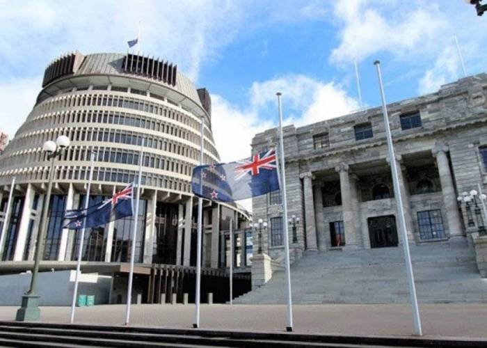 نيوزلاندا تقر مبادئ جديدة لسد فجوة الأجور بين الجنسين