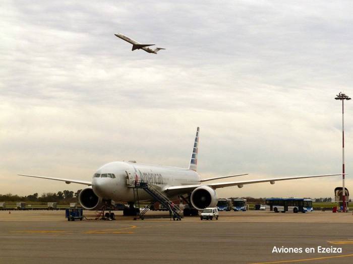 El avión de Lagarde aterriza de emergencia en Argentina