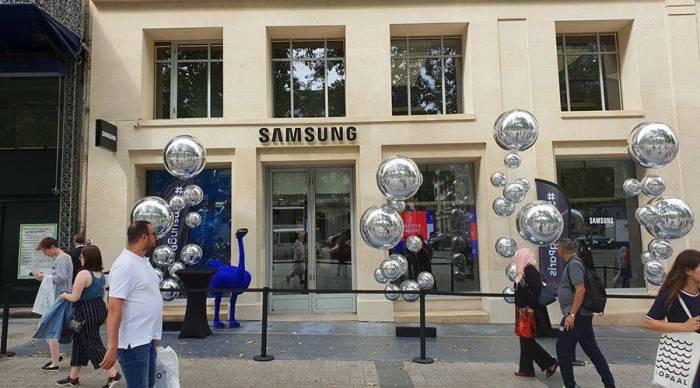 Samsung ouvre son showroom sur les Champs-Élysées