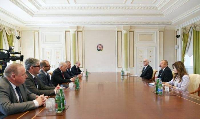 President Ilham Aliyev receives delegation from Switzerland