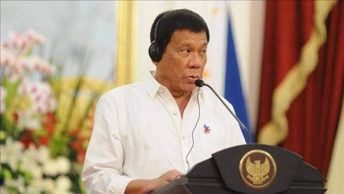 رئيس الفلبين يتعهد بـ"عدم الإساءة مجددا" للكنيسة