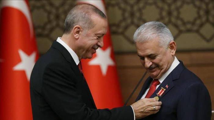 Turquie: Binali Yildirim reçoit la plus haute distinction nationale turque