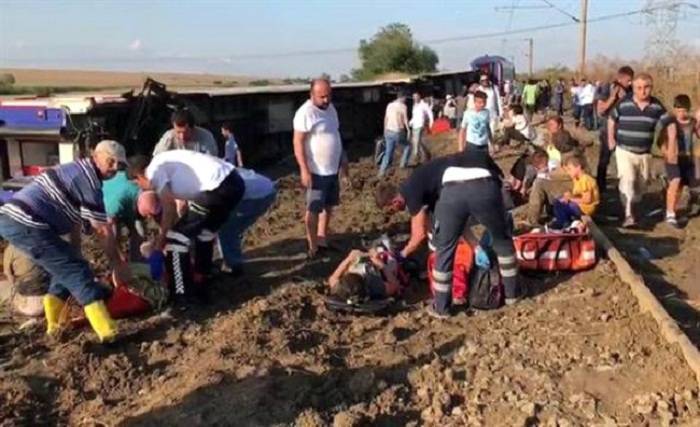 10 nəfərin öldüyü, 73 nəfərin yaralandığı qəzadan FOTOLAR
