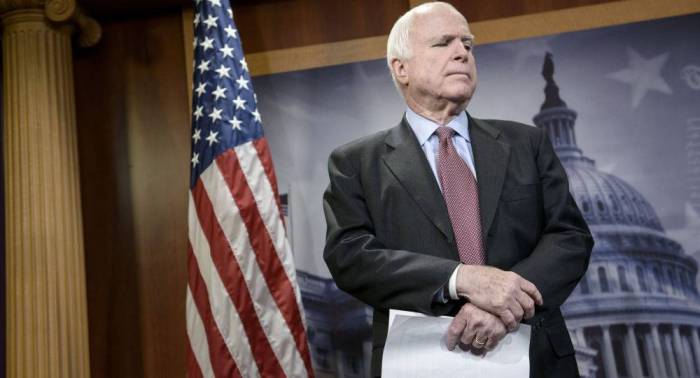 Trump aurait interdit à la Maison-Blanche de faire l’éloge de John McCain