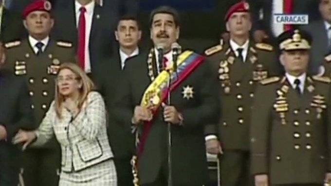 Venezuelas Präsident entgeht Anschlag