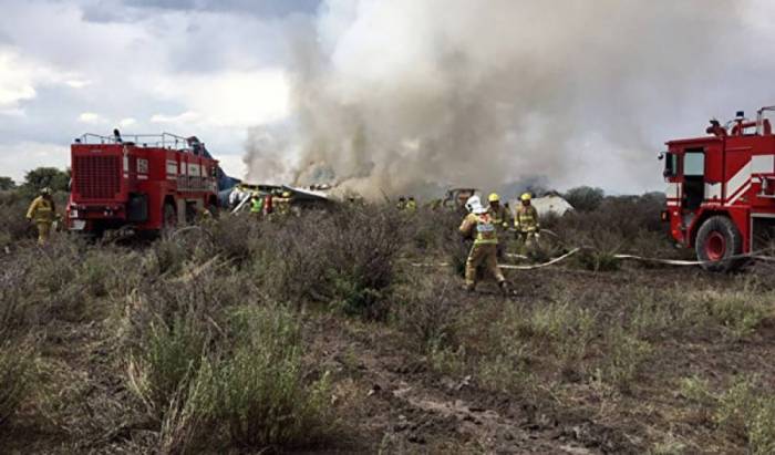 México: Un avión de Aeroméxico con 103 ocupantes se estrella poco después de despegar en Durango