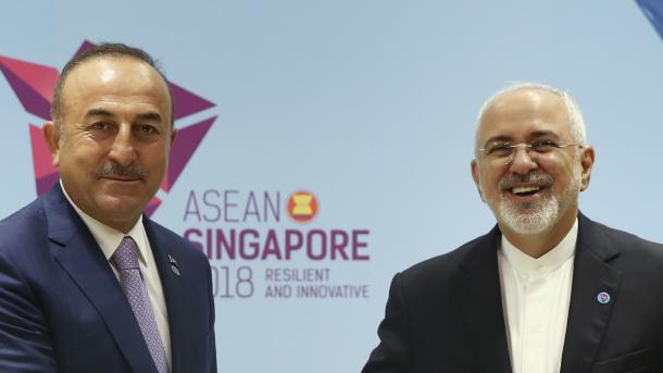 Çavuşoğlu setzt bilateralen Gespräche in Singapur fort