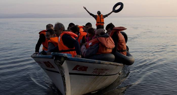 Una decena de muertos al volcar una patera con migrantes ilegales en el mar Egeo