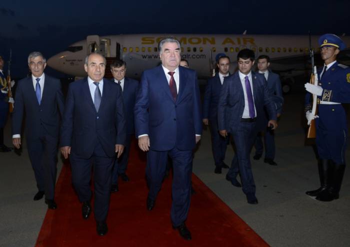 El presidente de Tayikistán hizo una visita oficial a Azerbaiyán