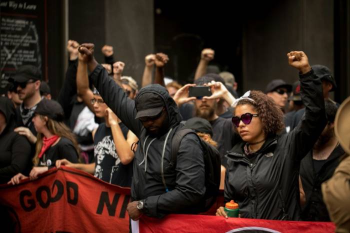 Los neonazis marchan en Washington un año después de Charlottesville