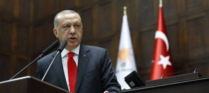 Erdogan sagt "Wirtschaftsterroristen" nach Lira-Absturz Kampf an