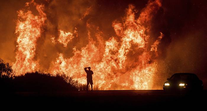 Asciende el número de los muertos por incendios forestales en California