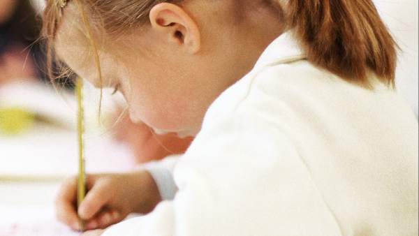 Una niña británica de tres años registra un coeficiente superior a Einsten
 
