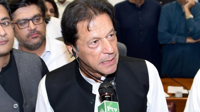 Imran Khan sworn in as Pakistan prime minister