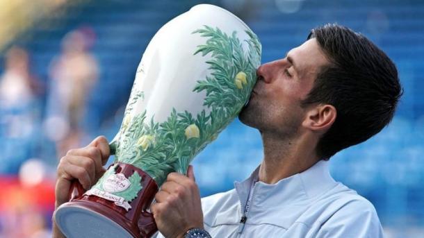 Wimbledonsieger Djokovic schlägt Federer im Finale von Cincinnati