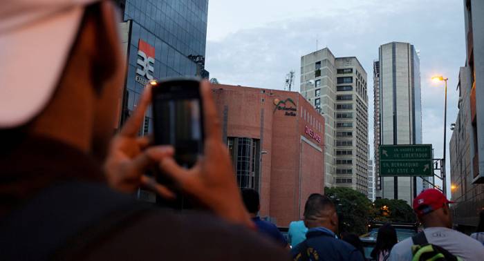 Rascacielos de 200 metros en Caracas inclinado tras un sismo