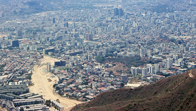 Zəlzələ 200 metrlik binanı əydi
