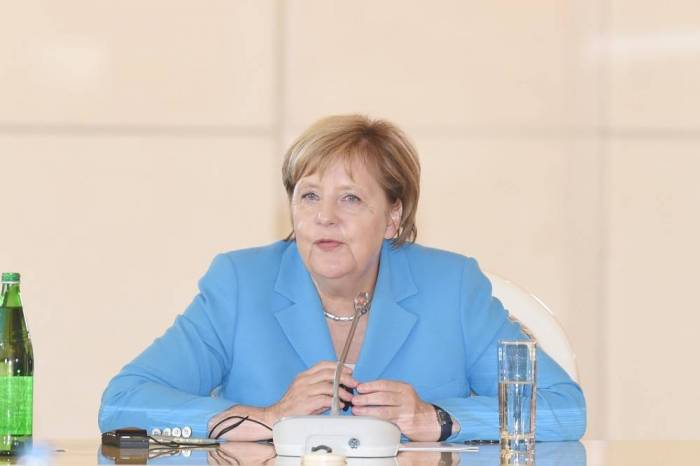 Eröffnungsstatement Bundeskanzlerin Merkel beim Wirtschafts-Round-Table in Baku