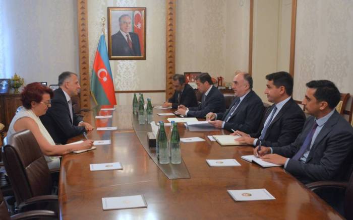Azerbaijani FM meets incoming Georgian ambassador