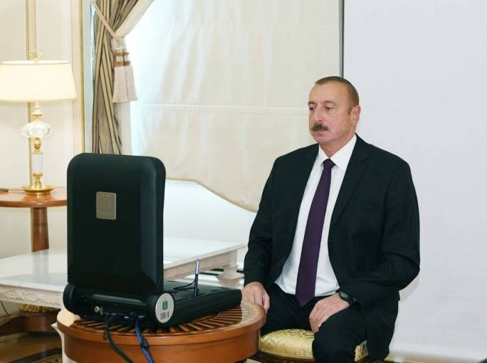 Elektronische Identitätsausweise neuer Generation mit biometrischen Daten Nr.1 Präsident Ilham Aliyev überreicht