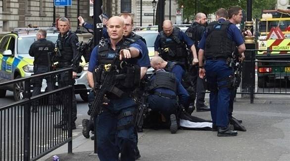 بريطانيا: الشرطة تعتقل رجلاً في لندن يشتبه بتورطه في هجوم إرهابي