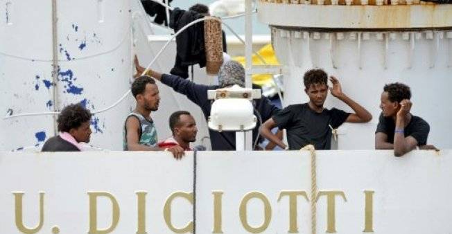 إيطاليا: سالفيني يتهم الاتحاد الأوروبي بعدم التحرك بشأن سفينة المهاجرين "ديتشوتي"