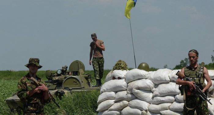القوات الأوكرانية تعلن عن 33 عملية إطلاق نار على مواقعها في دونباس