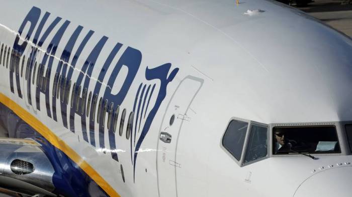 Cell phone blaze aboard Ryanair flight sparks panicked evacuation
