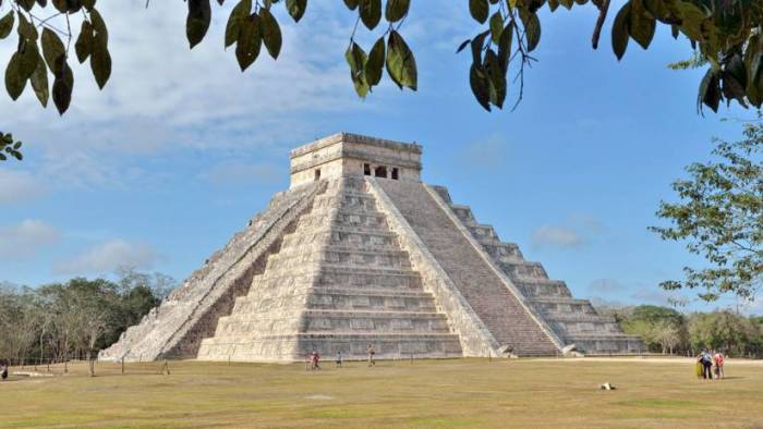Hallan el secreto del colapso del imperio maya en el fondo de un lago en México