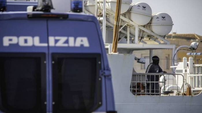 Italien lässt Rettungsschiff anlegen - Migranten dürfen nicht aussteigen