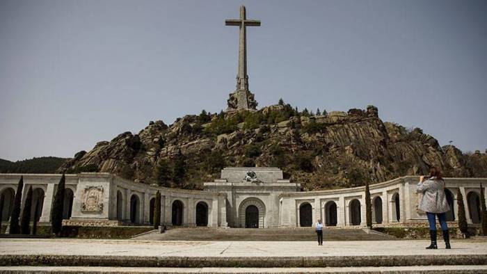 España: El Gobierno aprobará este viernes el decreto para la exhumación de Franco